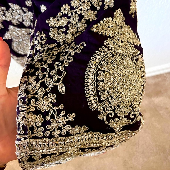 Women's Burgundy and Gold Suit - Picture 6 of 11